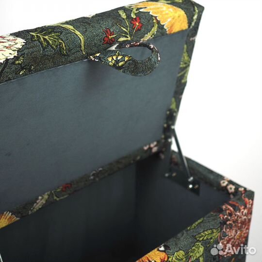 Банкетка с местом для хранения в гобелене попугаи