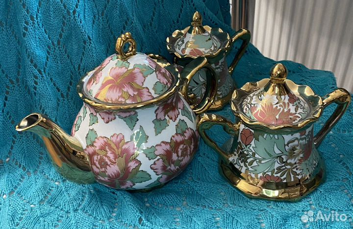 Заварочный чайник и 2 сахарницы