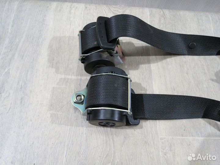 Ремень безопасности задний Chevrolet Cruze