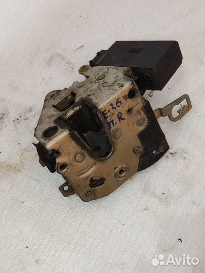 Замок передней правой двери bmw 3 e36