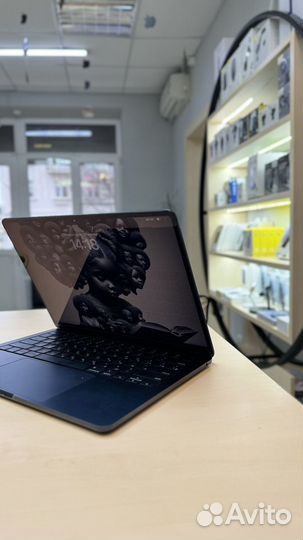 MacBook Air 13 (2022), 256 ГБ, M2 (8 ядер), RAM 8 ГБ, GPU 10-core