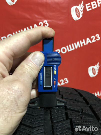 Bridgestone Blizzak VRX 215/50 R17 94Q