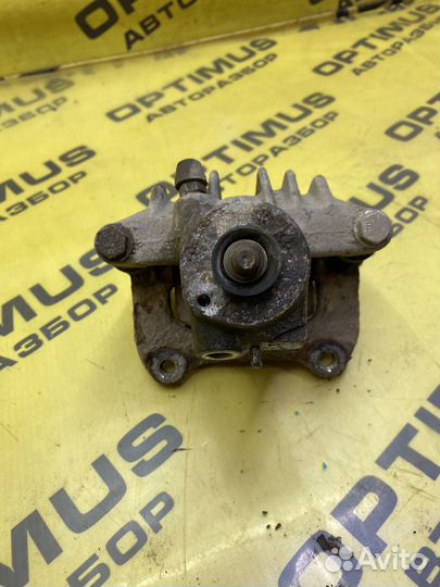 Суппорт задний правый Volkswagen Passat B5