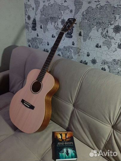 Акустическая гитара 