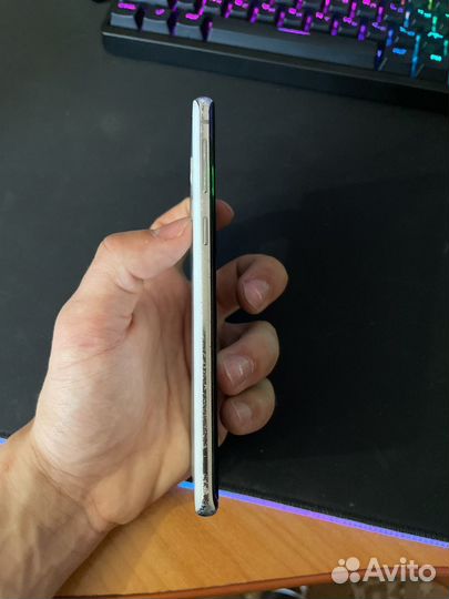 Samsung Galaxy S10, 8/128 ГБ