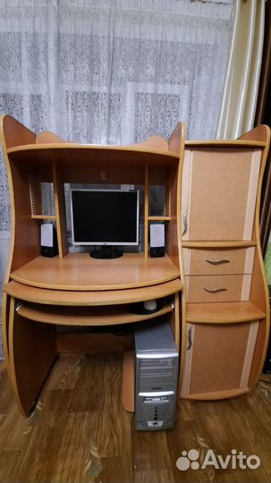 Компьютерный стол