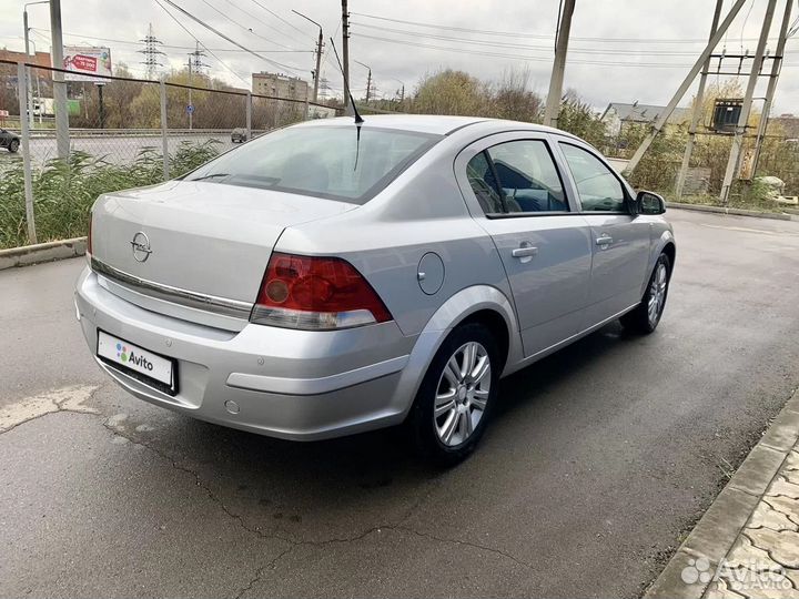 Opel Astra 1.6 МТ, 2012, 155 000 км