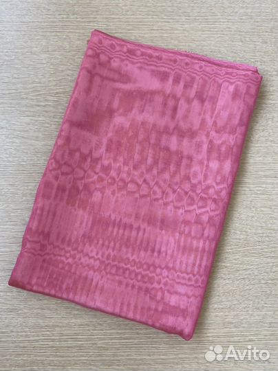 Отрез ткани шёлк