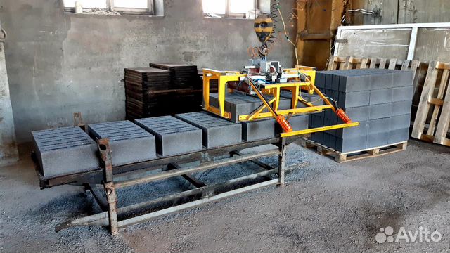 Рабочий на формовку