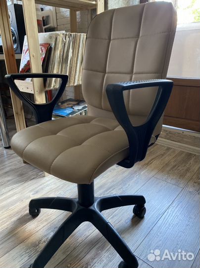 Компьютерное кресло стул