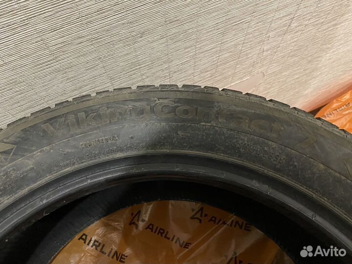 Continental ContiVikingContact 7 215/55 R17