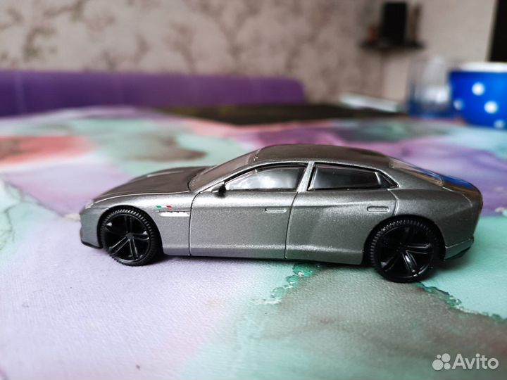 Модель lamborghini Estoque масштаб 1:43