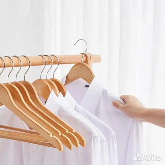 Вешалка деревянная