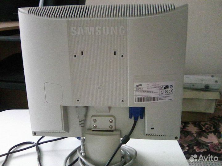 Mонитор Samsung SyncMaster 710 N