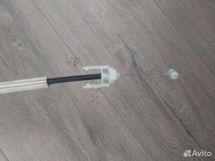 Тросик замка двери задний Volkswagen Touareg 1 4.2