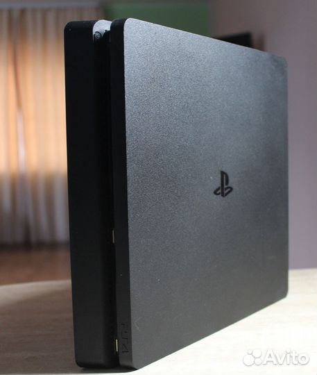 Игровая приставка ps4 1Tb