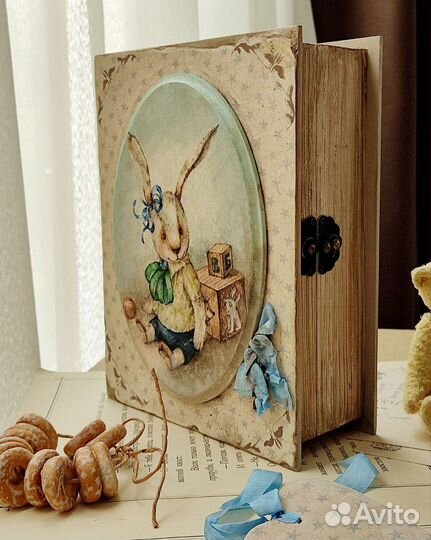 Деревянная шкатулка книга. Зайчик