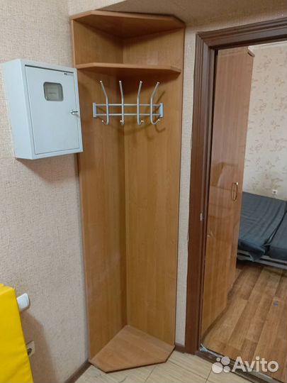 Угловая вешалка