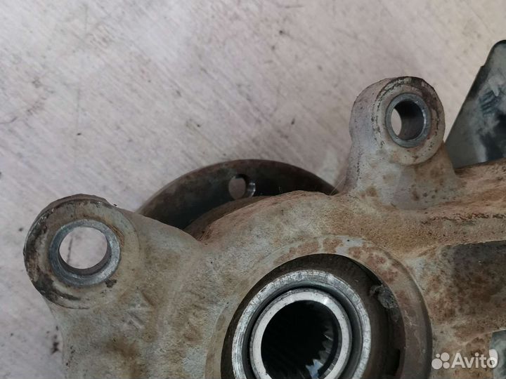 Правый поворотный кулак XRay