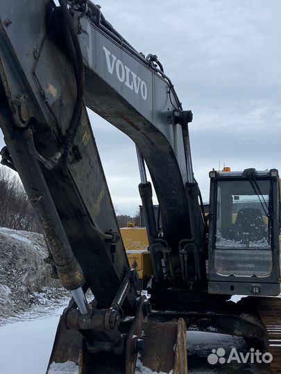Гусеничный экскаватор Volvo EC250DL, 2014