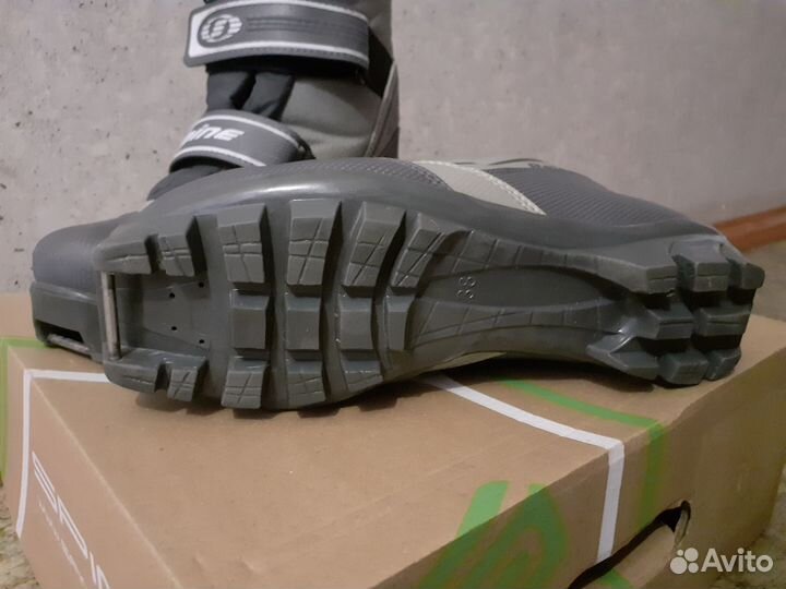 Лыжные ботинки Spine