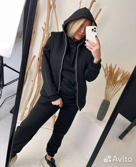 Спортивный костюм женский