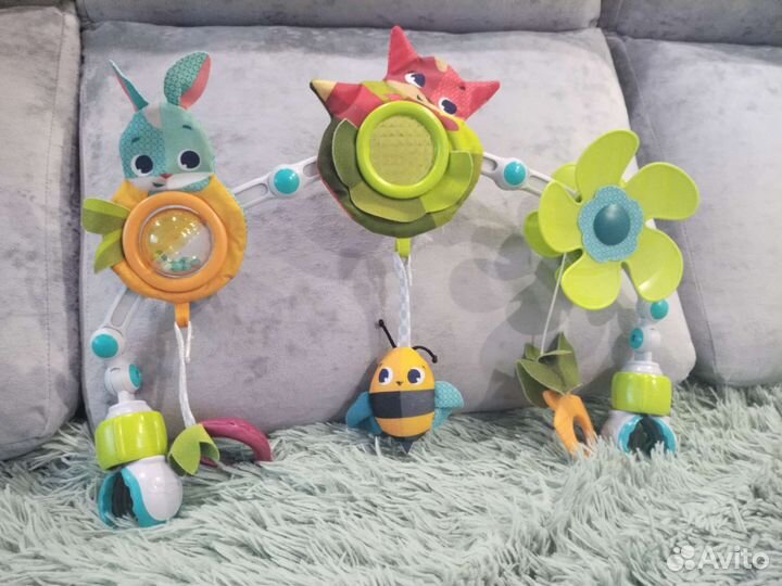 Дуга с игрушками