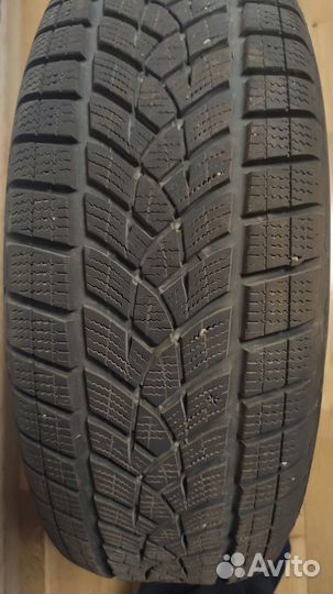 Goodyear UltraGrip Performance+ SUV 215/60 R17 96