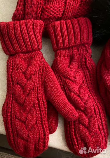 Зимний комплект из шапки, снуда и варежек