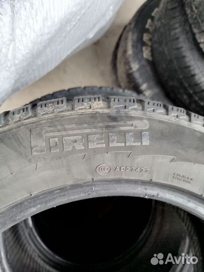 Pirelli Carrier Winter 215/55 R16