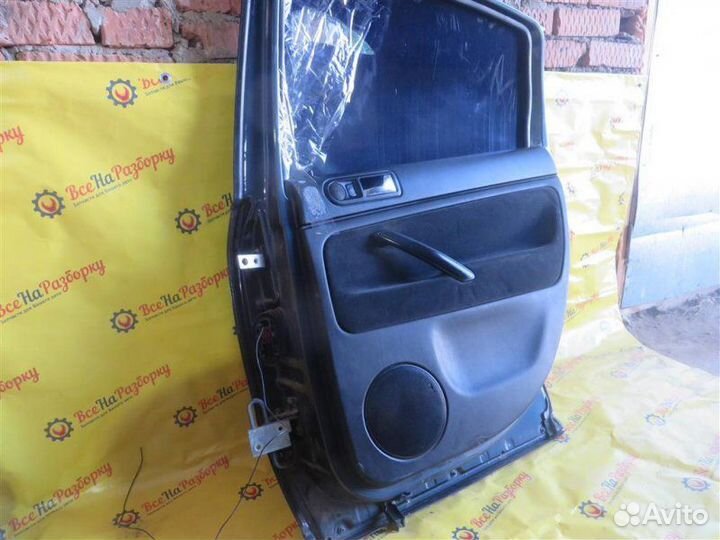 Обшивка двери задней правой Volkswagen Passat B5