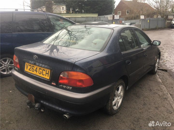 Разбор на запчасти Toyota Avensis 1