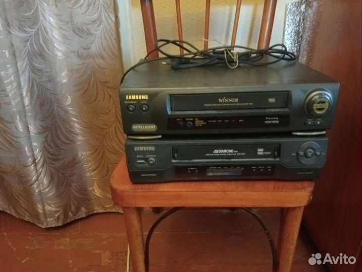 Видеомагнитофон Samsung