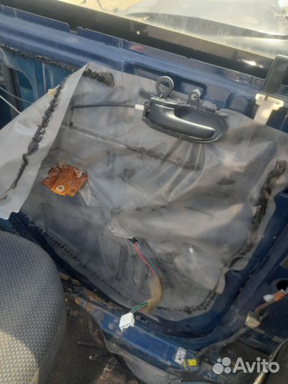 Стеклоподъемник электрический Toyota BB 2001