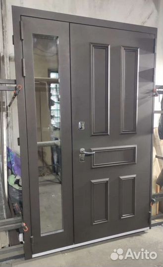 Дверь металлическая в частный дом с терморазрывом