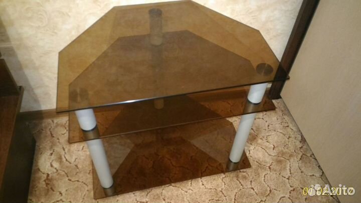 Стол. Тумба