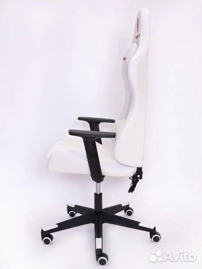 Игровое кресло белое с подсветкой