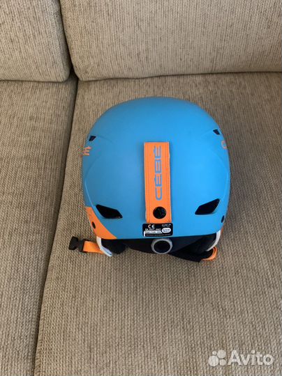Шлем для котания на лыжах