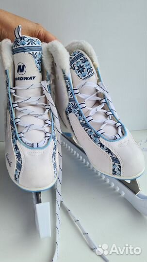 Продам ледовые коньки Nordway miracle женские