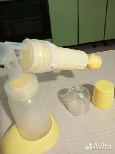 Молокоотсос medela ручной