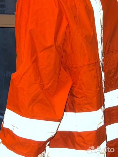 Плащ непродуваемый