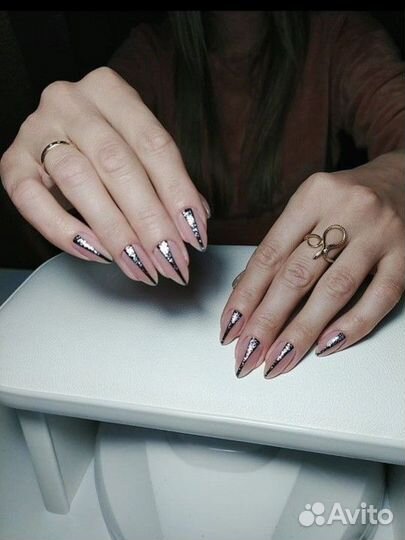 Маникюр, педикюр, прокол ушей