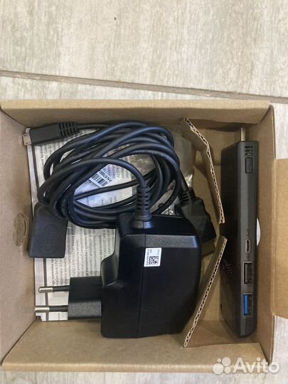 Микрокомпьютер Intel Compute Stick (STK1AW32SC)