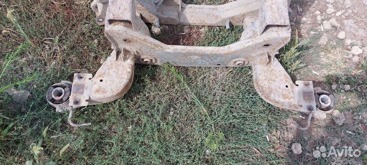 Подрамник задний на Cadillac SRX