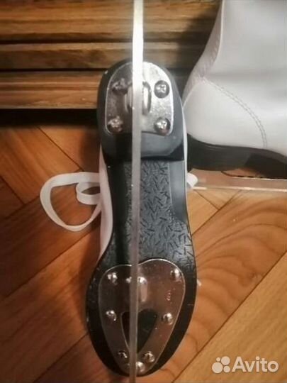 Коньки фигурные р.31