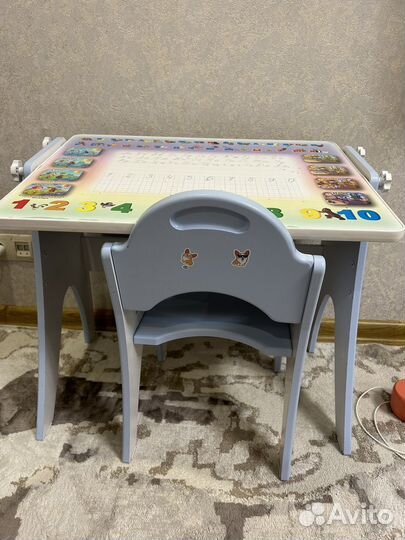 Детский стол со стулом