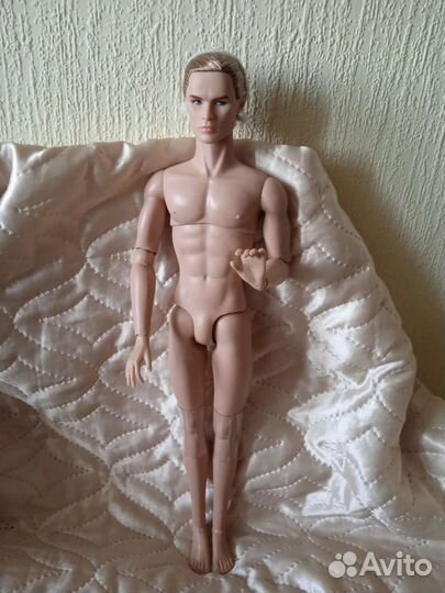 Milo Montez Beach Date