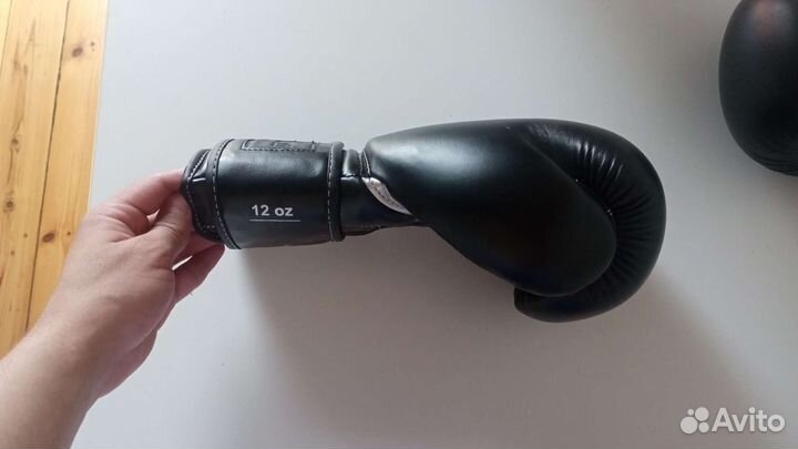Боксерские перчатки