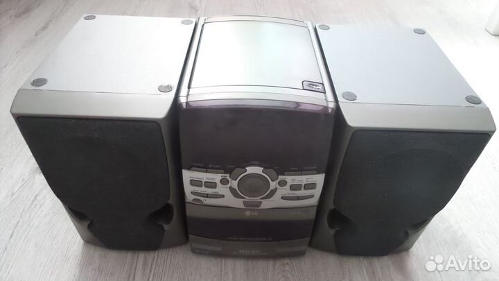 Музыкальный центр LG