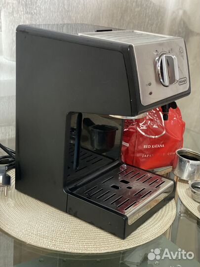 Кофеварка рожковая delonghi